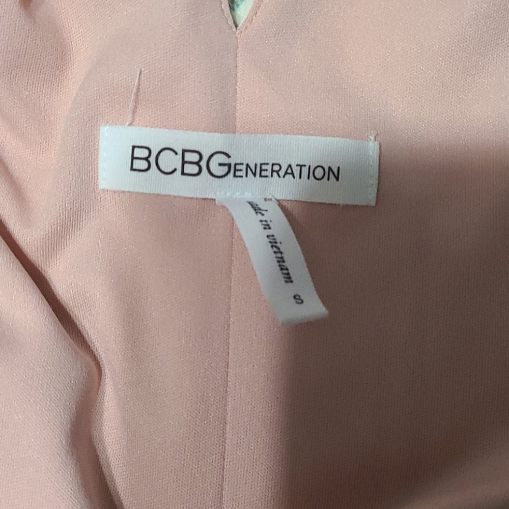 Bcbgeneration Surplice Drape Pockets Pattern Dress - image 7